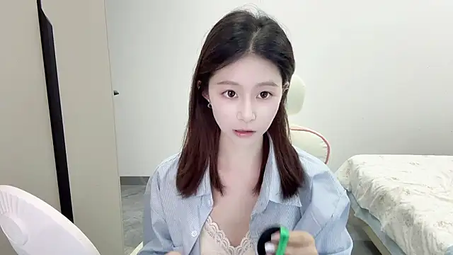 DYyyyyy-- online show from March 17, 11:57 am