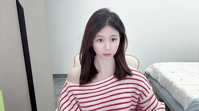 DYyyyyy-- online show from March 4, 11:40 am