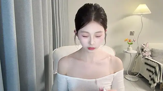 DYyyyyy-- online show from April 17, 10:51 am