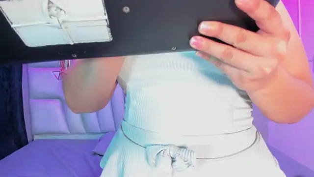 IrinaVoshh  online show from March 6, 7:09 pm