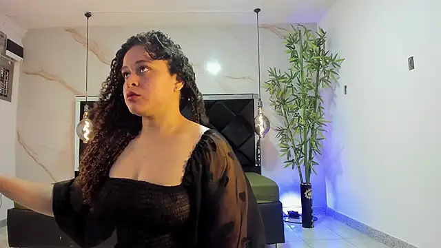 IrinaVoshh  online show from March 24, 7:03 pm