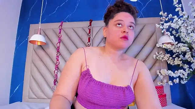 IrinaVoshh  online show from April 17, 7:06 pm