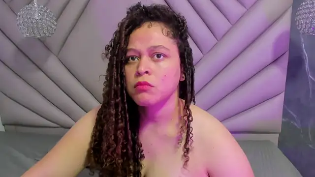 IrinaVoshh  online show from February 13, 7:25 pm