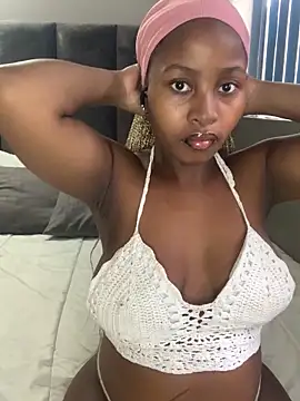 Snapshot of SexyLaylahx chatting on February 14, 1:22 pm SexyLaylahx online show from February 14, 1:22 pm