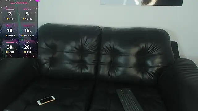 Snapshot of chloe_petite2 chatting on February 10, 12:59 pm chloe petite2 online show from February 10, 12:59 pm