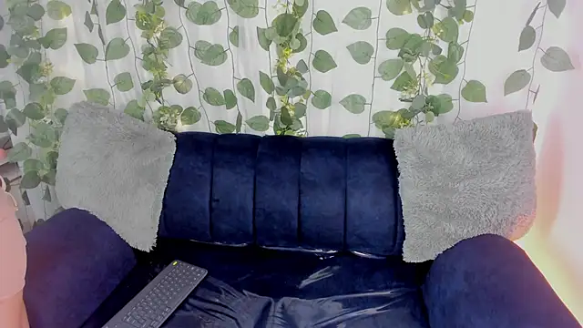 chloe petite2 online show from March 21, 12:09 pm