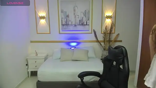 milaack  online show from February 19, 12:46 pm