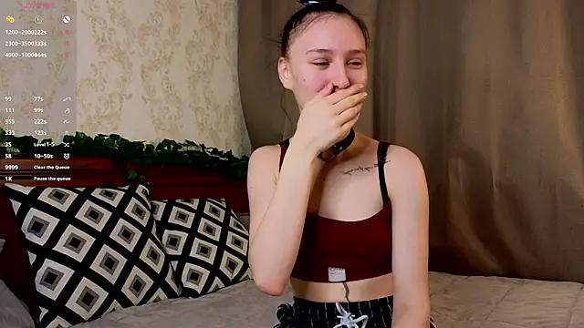 Snapshot of AuburnConfetti chatting on February 25, 6:41 pm AuburnConfetti online show from February 25, 6:41 pm