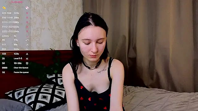 Snapshot of AuburnConfetti chatting on February 27, 6:19 pm AuburnConfetti online show from February 27, 6:19 pm