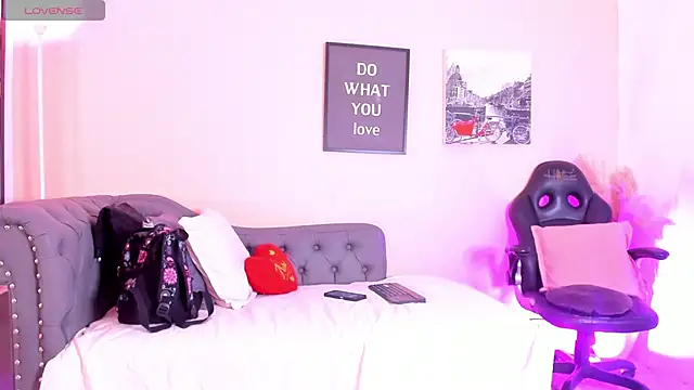 victoriazans online show from May 6, 11:03 am