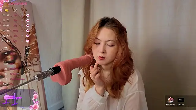 GoddamnSheSoHot online show from April 14, 2:33 pm