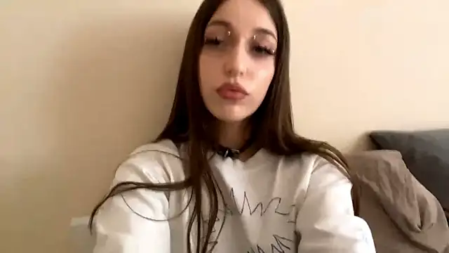 CutieWorm online show from February 1, 11:19 am