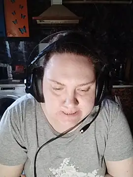 MaryShiny  online show from April 13, 8:18 am