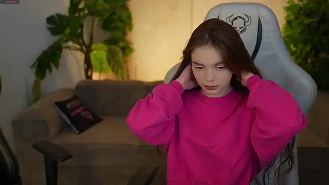 Snapshot of Zlata_Sky chatting on November 9, 11:36 am Zlata Sky online show from November 9, 11:36 am