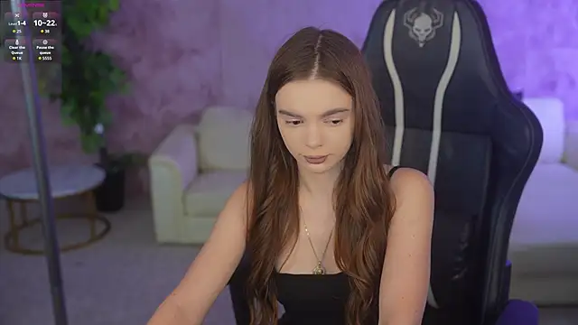 Snapshot of Zlata_Sky chatting on October 30, 7:44 pm Zlata Sky online show from October 30, 7:44 pm