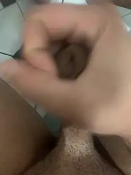 Snapshot of bruniinhoo1910 chatting on February 16, 8:57 am bruniinhoo1910 online show from February 16, 8:57 am