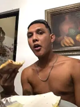 Snapshot of _Usher chatting on February 28, 2:22 am Usher online show from February 28, 2:22 am