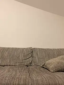 Snapshot of LeonieClaire chatting on February 11, 4:51 pm LeonieClaire online show from February 11, 4:51 pm