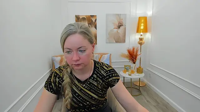 Snapshot of CharlotteKerti chatting on April 1, 5:54 pm CharlotteKerti online show from April 1, 5:54 pm
