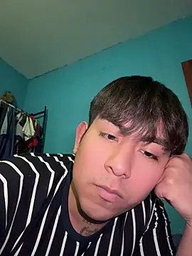 Aquiles69xx online show from June 18, 2:43 am