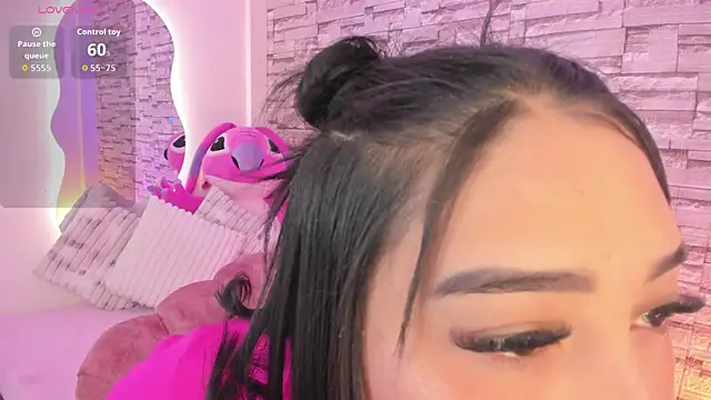 Elarossie online show from April 10, 9:55 pm