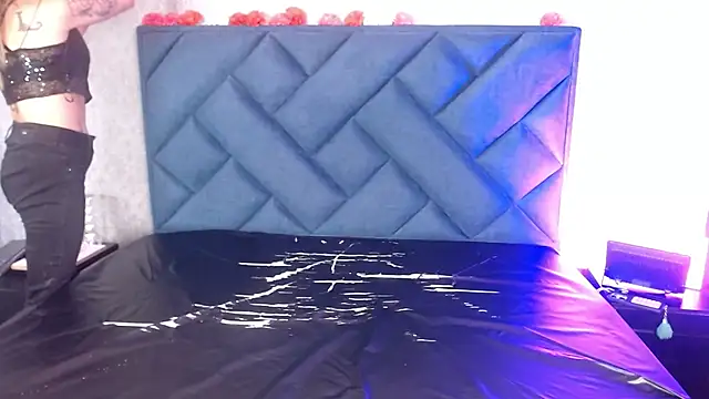 Snapshot of Lia_tomson chatting on February 21, 7:05 pm Lia tomson online show from February 21, 7:05 pm