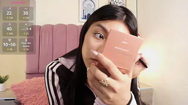 Ateneaaa  online show from April 8, 7:48 pm