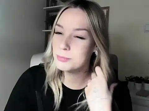 VelvetAngela online show from February 16, 6:34 am