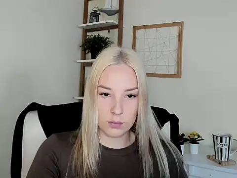 VelvetAngela online show from February 6, 7:04 am