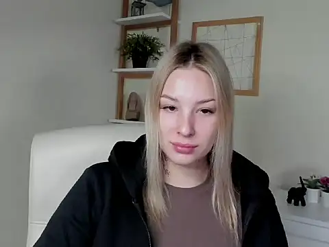 VelvetAngela online show from February 13, 6:35 am