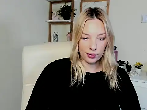 VelvetAngela online show from March 4, 1:30 pm