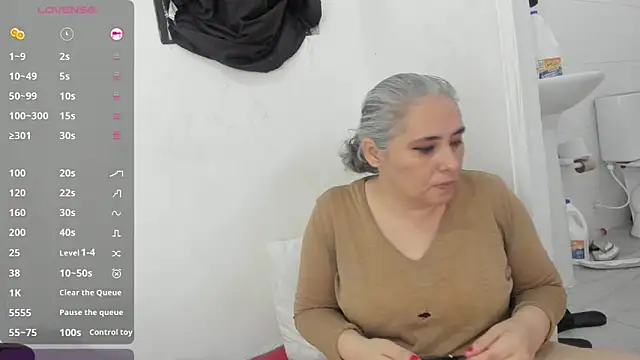 mature gold1 online show from March 30, 12:28 pm