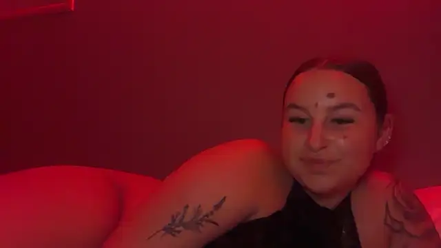 Snapshot of MissSophhh chatting on February 5, 1:34 am MissSophhh online show from February 5, 1:34 am