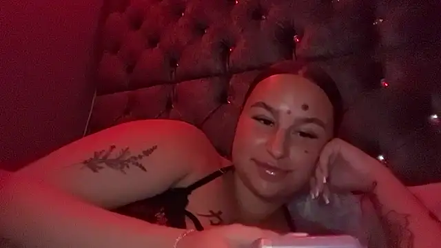 Snapshot of MissSophhh chatting on February 26, 11:49 pm MissSophhh online show from February 26, 11:49 pm