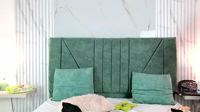 Kendall  11 online show from April 9, 4:14 am