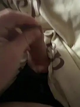 twankletoes1234 online show from April 14, 6:29 am