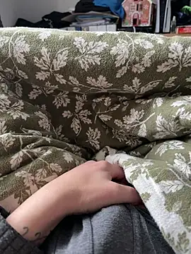 twankletoes1234 online show from February 6, 1:51 pm