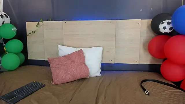 Snapshot of GrettaRouse chatting on June 27, 8:15 pm GrettaRouse online show from June 27, 8:15 pm