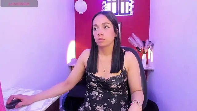 Snapshot of paula_lopez__ chatting on February 10, 7:46 pm paula lopez online show from February 10, 7:46 pm