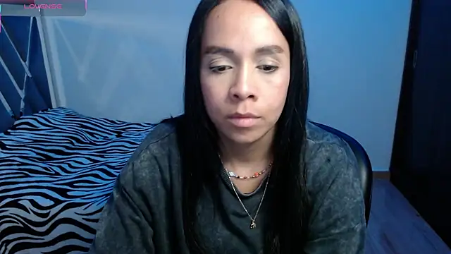 Snapshot of paula_lopez__ chatting on July 8, 11:27 pm paula lopez online show from July 8, 11:27 pm