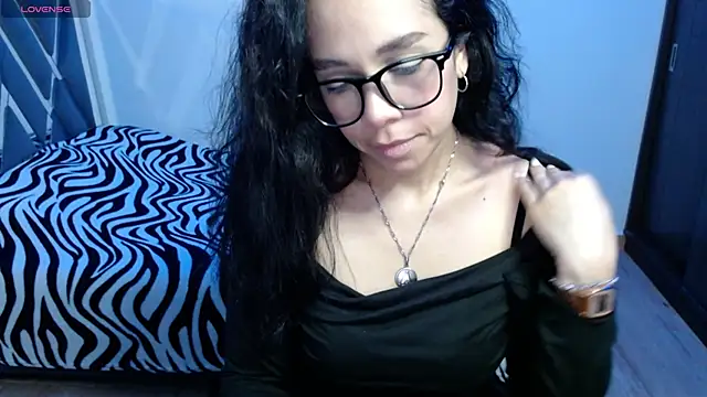paula lopez   online show from May 29, 10:38 pm