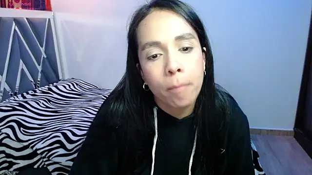 Snapshot of paula_lopez__ chatting on June 9, 5:36 pm paula lopez online show from June 9, 5:36 pm