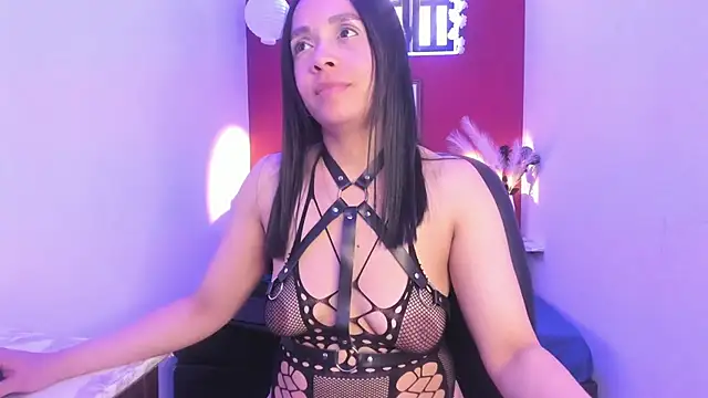 Snapshot of paula_lopez__ chatting on February 9, 7:34 pm paula lopez online show from February 9, 7:34 pm