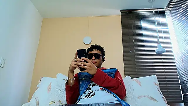 Damon Salvarote S online show from March 11, 3:39 pm