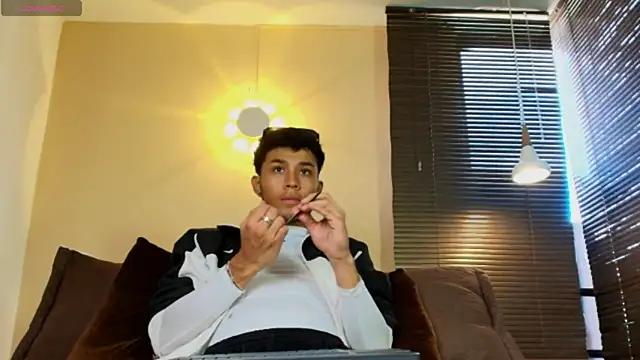 Damon Salvarote S online show from April 14, 7:30 pm