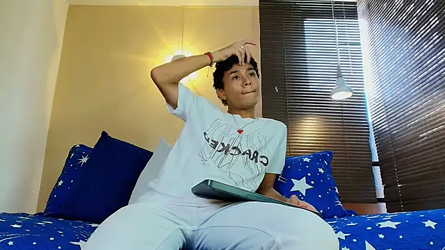 Damon Salvarote S online show from March 31, 7:49 pm