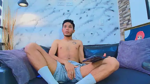 Snapshot of Damon_Salvarote_S chatting on February 4, 8:59 pm Damon Salvarote S online show from February 4, 8:59 pm