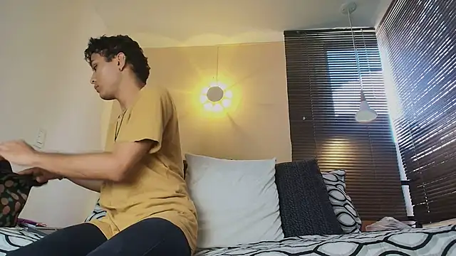 Snapshot of Damon_Salvarote_S chatting on February 23, 7:58 pm Damon Salvarote S online show from February 23, 7:58 pm