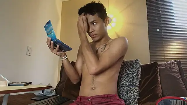 Snapshot of Damon_Salvarote_S chatting on February 10, 7:35 pm Damon Salvarote S online show from February 10, 7:35 pm