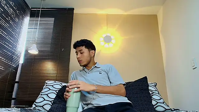 Damon Salvarote S online show from April 10, 7:21 pm